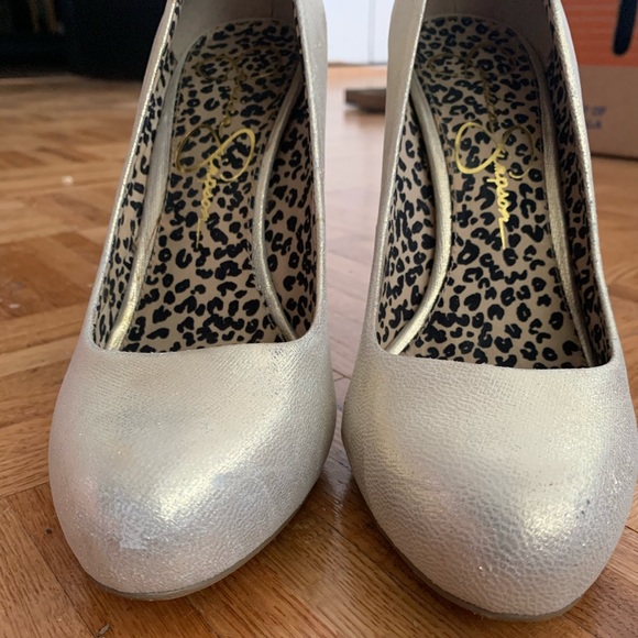 Gold Jessica Simpson Heels - Picture 2 of 8